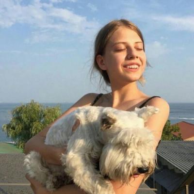 关在笼子里的女生头像图片
