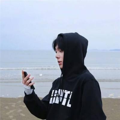 特别冷漠的男生头像动漫图片