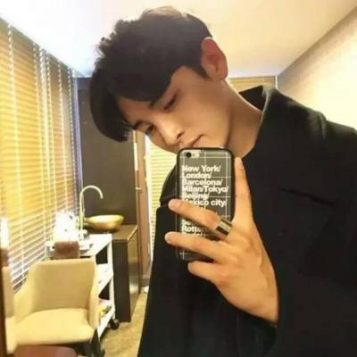 特别冷漠的男生头像动漫图片