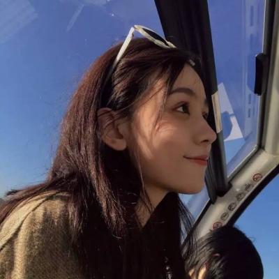 头像漫画女生短发女生图片