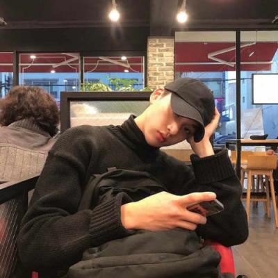 2018最时尚好看冷酷二次元的头像男生图片