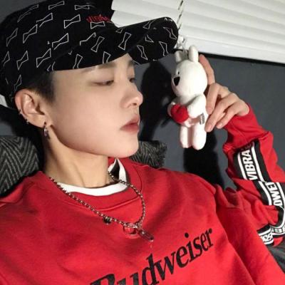 2018最时尚好看冷酷二次元的头像男生图片