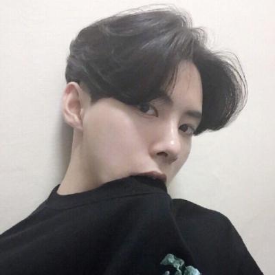 2018最时尚好看冷酷二次元的头像男生图片