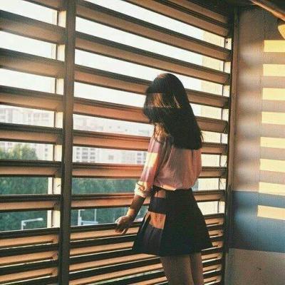 殴美头像女生头像简约图片