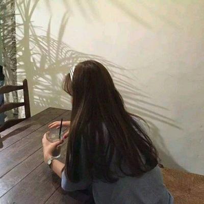 殴美头像女生头像简约图片
