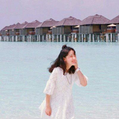 素描女生动漫头像图片
