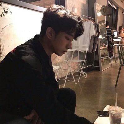 成熟简单干净的水汽男生和女生是闺蜜头像图片大全图片