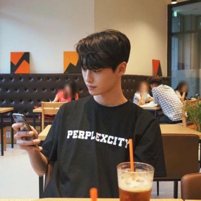 成熟简单干净的水汽男生和女生是闺蜜头像图片大全图片
