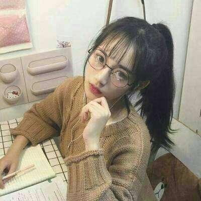 qq女生闺密头像背影图片