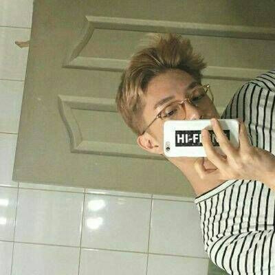 2018超人气个性初中群的头像男生图片