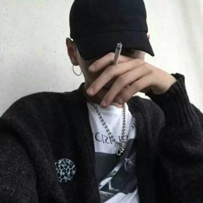 微信头像男成熟80后高清大图灰白头像男生伤感军人图片