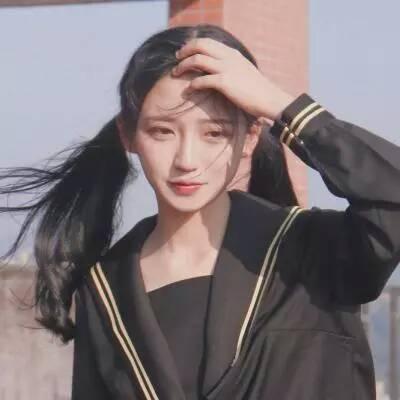 qq头像女生穿牛仔外套图片
