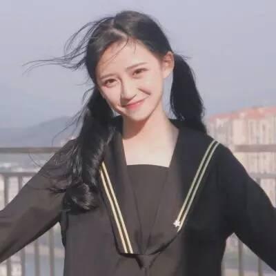 qq头像女生穿牛仔外套图片