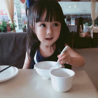 qq女生头像韩国背影图片