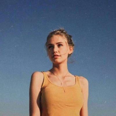 qq女生头像绿色侧面图片