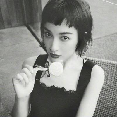 qq好看的女生头像背影图片