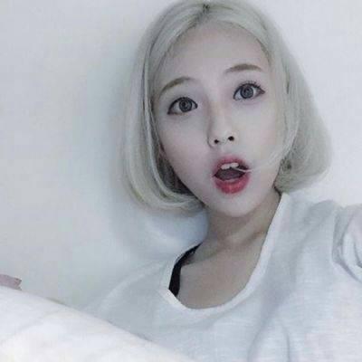 qq好看的女生头像背影图片