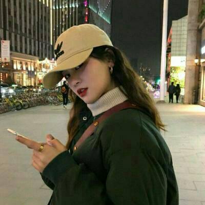 透明键盘女生头像大全图片