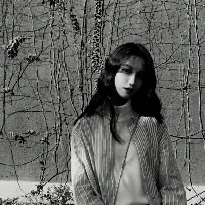 有个性的背影头像女生图片