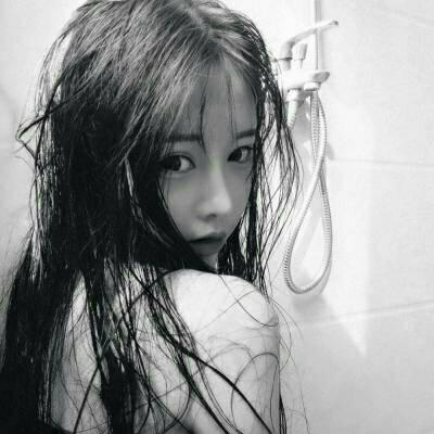 有个性的背影头像女生图片