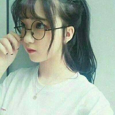 短发侧面图片女生头像图片