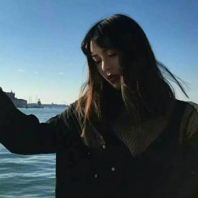 qq女生头像部位下身图片
