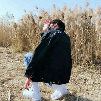 热门伤感帅气的唯美孤独背影动漫头像男生图片