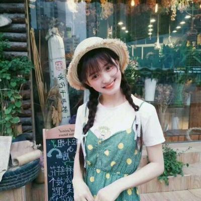 qq头像背影短发女生图片