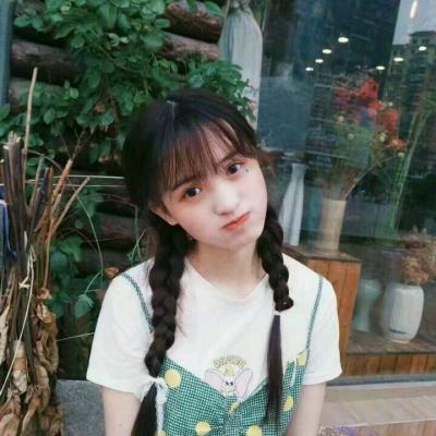 qq头像背影短发女生图片
