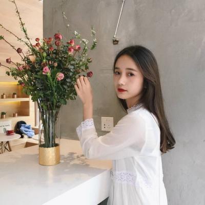 qq头像背影短发女生图片