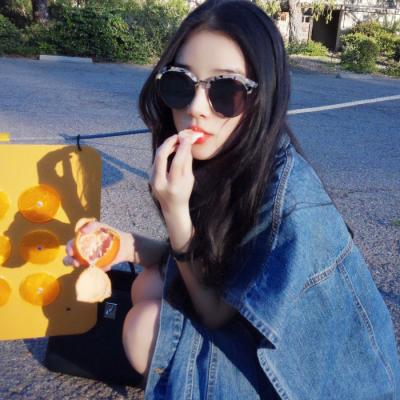 qq头像背影短发女生图片
