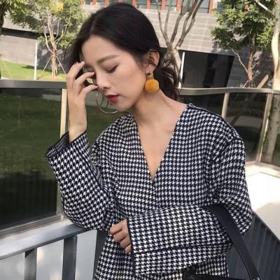 欧美女生抽烟纹身头像图片