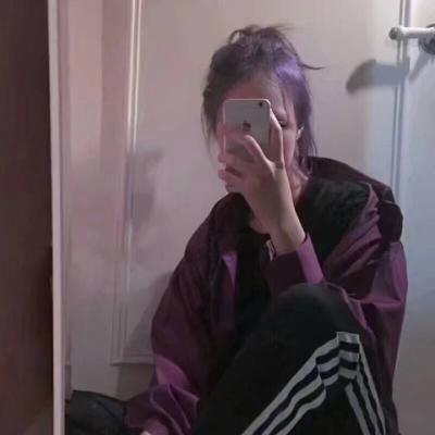 欧美女生抽烟纹身头像图片