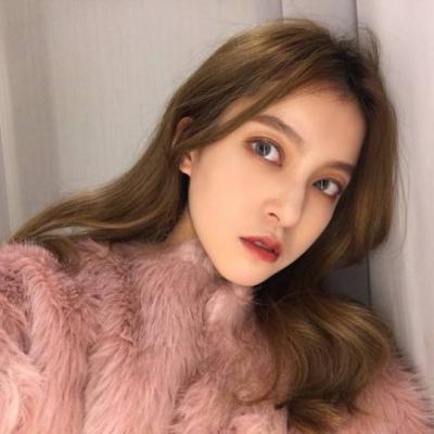 欧美女生抽烟纹身头像图片