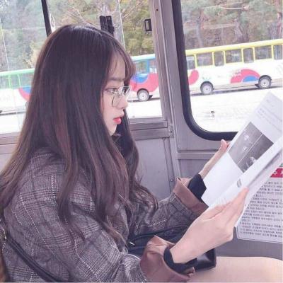 QQ头像动漫女生下身图片