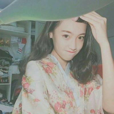 QQ头像动漫女生下身图片
