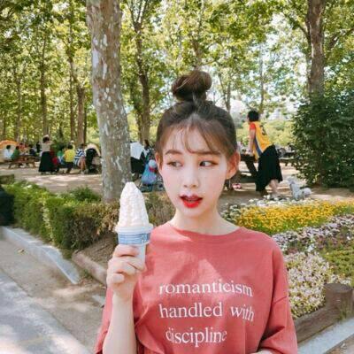 圆形头像女生边框素材图片