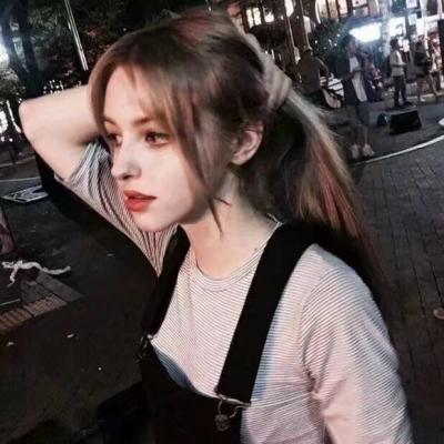 伤感头像女生短发女生图片