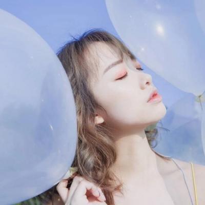 动漫女生头像唯美梦幻图片