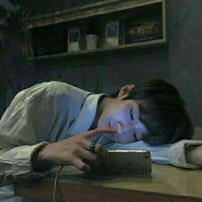 2018qq圆形头像男生暗黑系图片