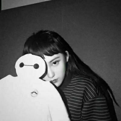qq头像女生动漫简约图片