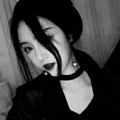 qq头像女生动漫简约