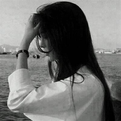 qq头像女生动漫简约图片