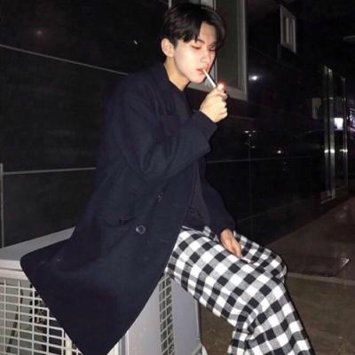 最新动漫男生冷高头像黑白图片图片