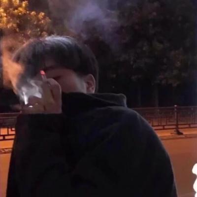 最新动漫男生冷高头像黑白图片图片
