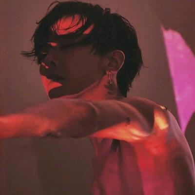 最新颓废头像男生伤感图片