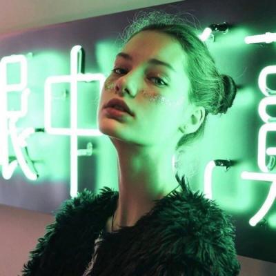 qq女生头像白边污女图片