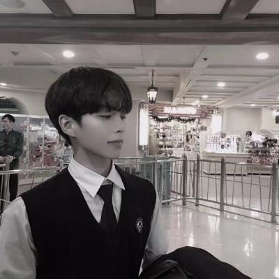 2018头像欧美风男生背影图片