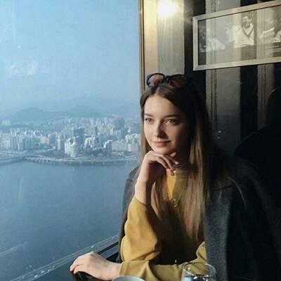 qq头像动态图片女生