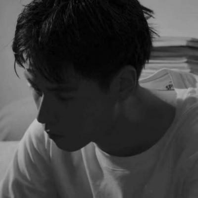 2018qq非主流男生喝啤酒头像图片